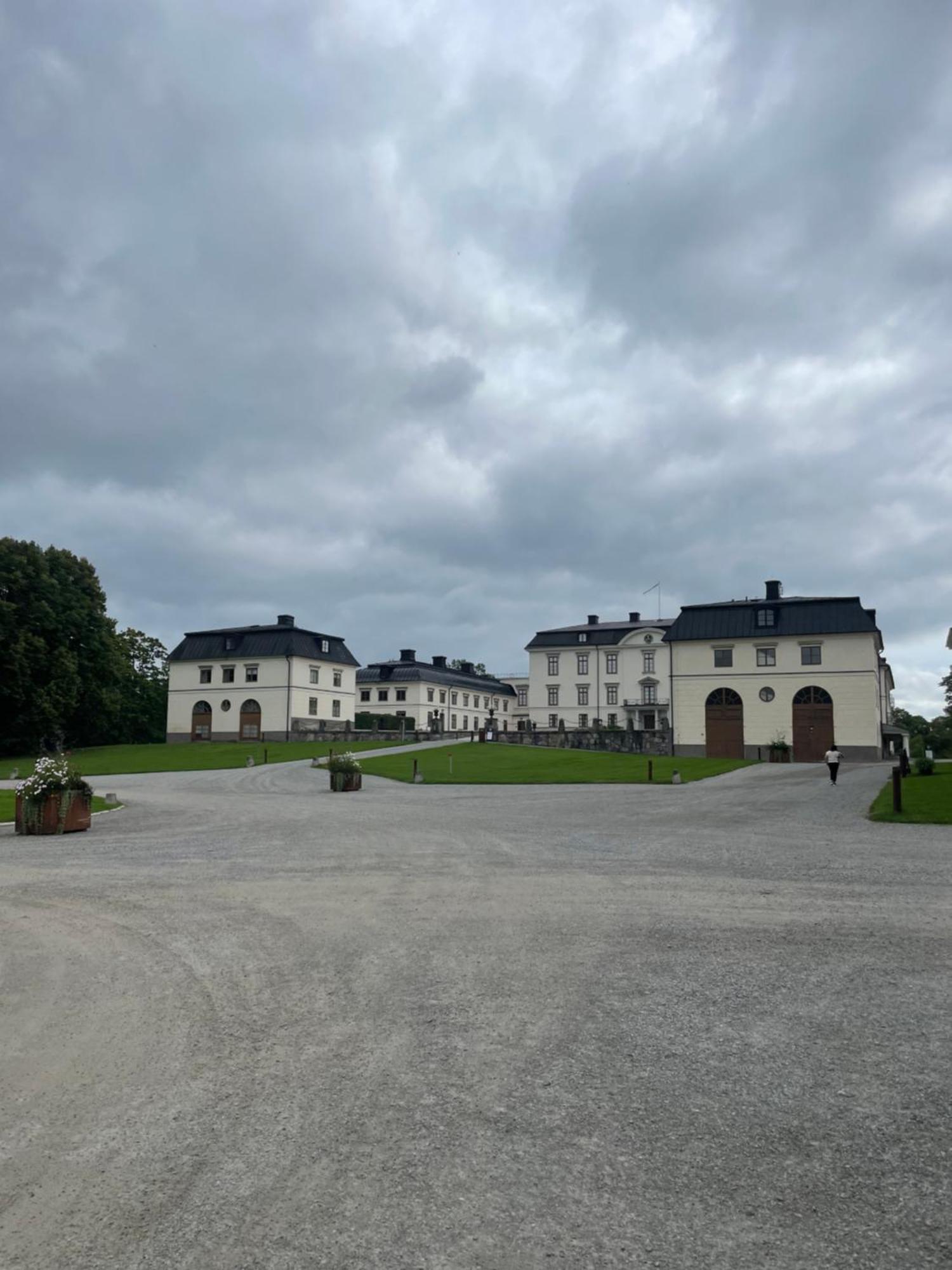 Ett Nytt Fraesch Hus Utanfoer Stockholm Naera Arlanda Villa Rosersberg ภายนอก รูปภาพ